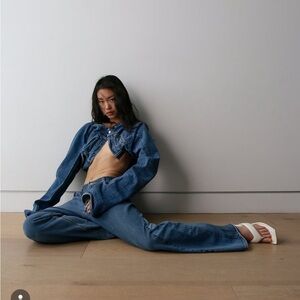 Aligrace Vintage Wide Leg Jean in Medium Dark Wash. Size 34